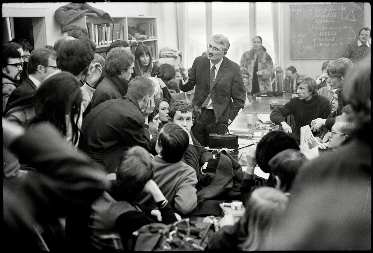 آگاهی پیش‌نیاز گفت‌وگو