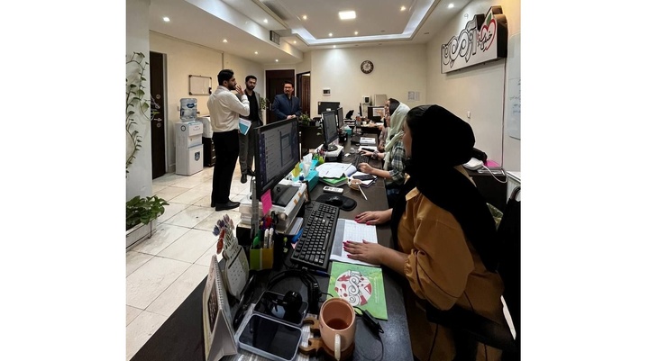 بازدید معاون توسعه و نظارت اداره کل مدارس و مراکز غیردولتی آموزش و پرورش از مجموعه آزمون خیلی سبز