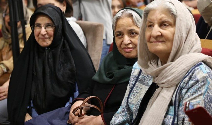 از کتاب «با کودکان در راه» رونمایی شد