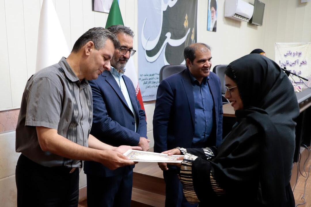 دومین برنامه «فصل شعر» در زاهدان برگزار شد