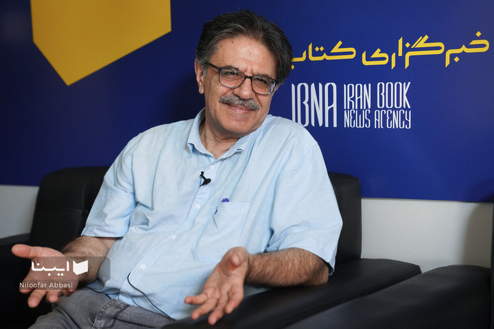 بازترجمه در ایران کاریکاتوری است