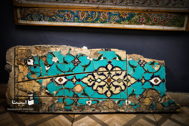 نمایشگاه آثار قدیمی کتابخانه مرکزی دانشگاه تهران