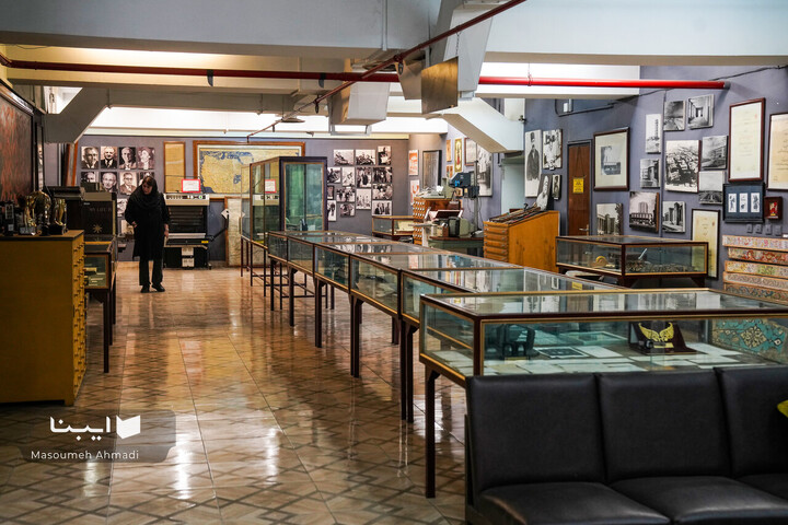 نمایشگاه آثار قدیمی کتابخانه مرکزی دانشگاه تهران