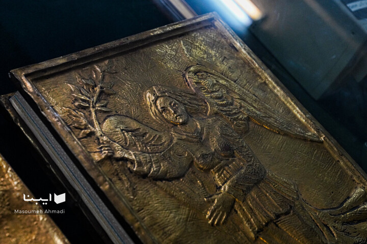 نمایشگاه آثار قدیمی کتابخانه مرکزی دانشگاه تهران