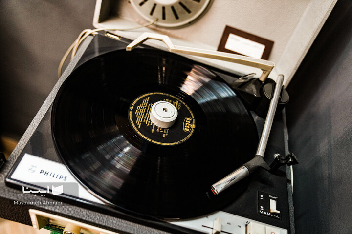 نمایشگاه آثار قدیمی کتابخانه مرکزی دانشگاه تهران