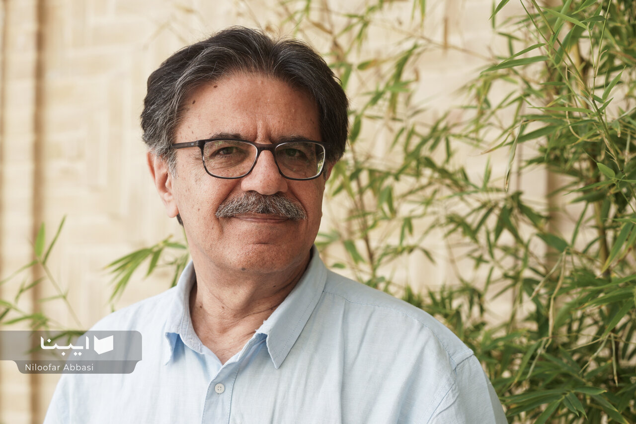 هیچ کتابی را بهاجبار ترجمه نکردهام / بازترجمه در اینجا بیشتر حالت کاریکاتوری دارد