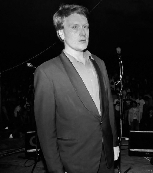 نگاهی به کتاب «نظریه‌ سیاسی و فیلم؛ از آدورنو تا ژیژک»/ داستان‌های درون فیلم‌ها و آگاهی سیاسی تماشاگران