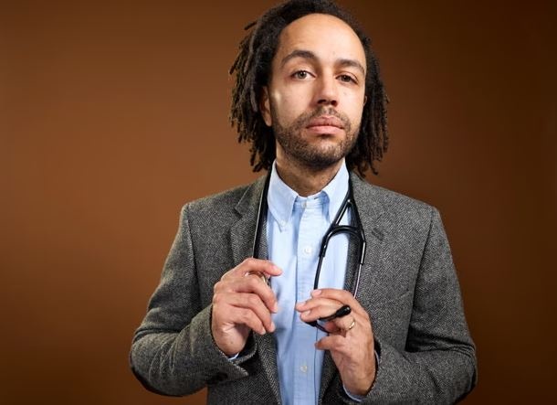 روایتی نیش‌دار از نادیده گرفتن نژاد و جنسیت در کتاب‌های پزشکی