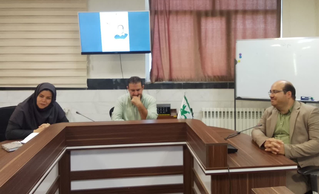 کارگاه تخصصی «شعر سرایی خلاق» در اراک برگزار شد