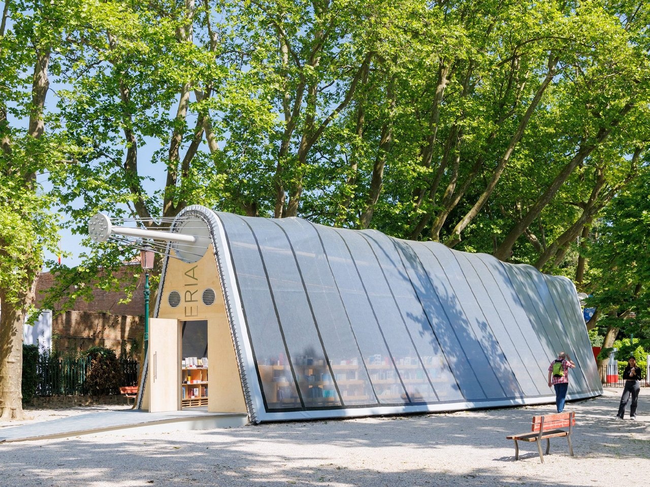 تجربه مطالعه و تعامل اجتماعی در کتابخانههای جدید