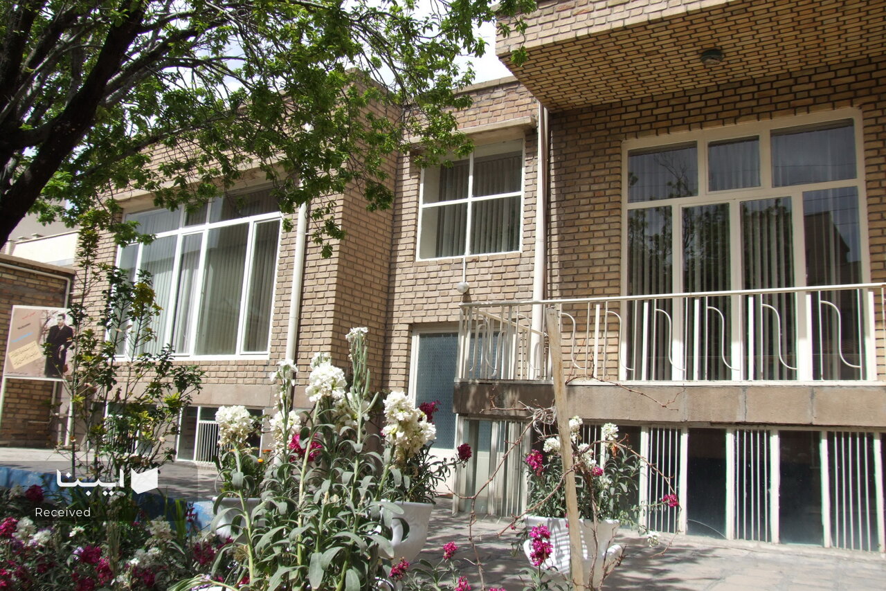 خانهای سرشار از یاد شهریار شعر ایران/ اینجا دیوارها بوی غزل میدهند