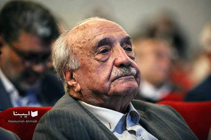 وضعیت جسمانی حسن انوری رو به بهبود است