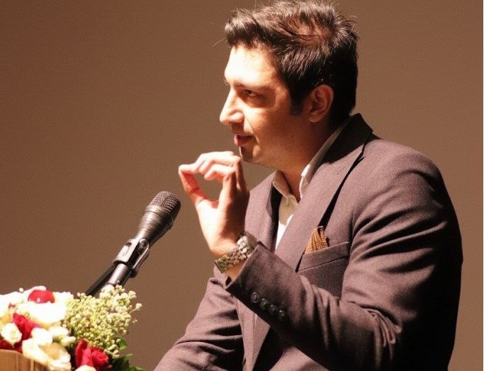 شهریار توانست مرزهای زبانی و قومی را درنوردد