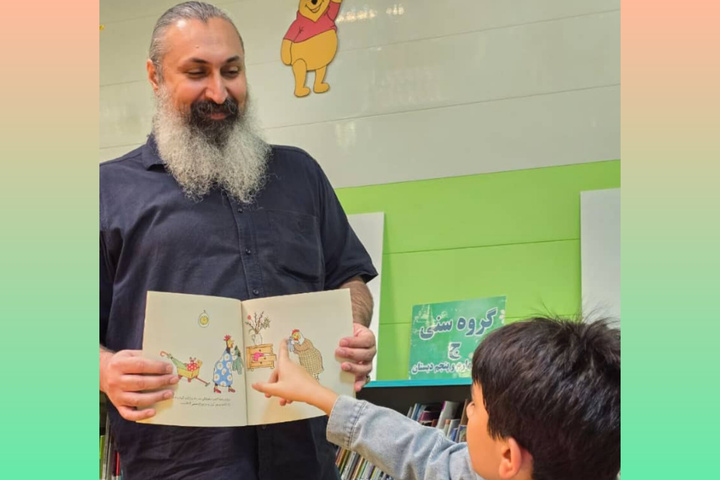 تحلیل شخصیت مرغ سفید و سیاه‌ با خوانش کتاب «پیک پیک پیک نیک»