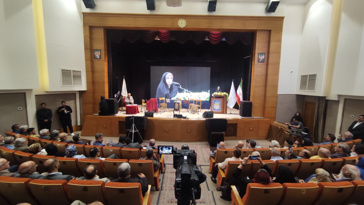 کنگره ملی شعر «از توس تا نیشابور» در مشهد به کار خود پایان داد