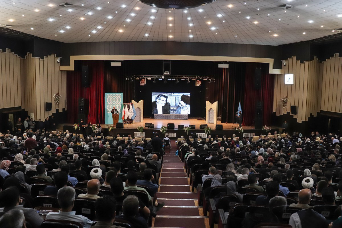 «حیدربابا» مرزهای ایران را در نوردید/ شهریار در مرز میان سنت و نوگرایی ایستاد