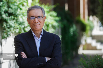 نقد ادبی برداشت شخصی و سلیقه‌ای از ادبیات نیست