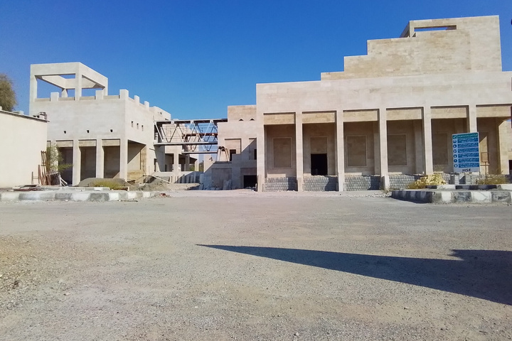 تکمیل کتابخانه مرکزی بندرعباس باید در اولویت باشد