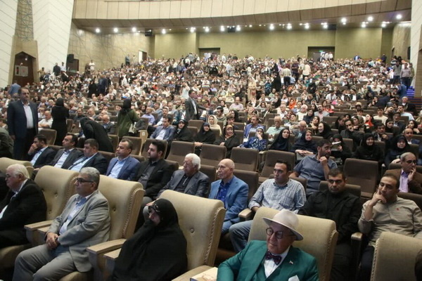 وزیر ارشاد: شهریار پیونددهنده زبان فاخر و عامیانه بود