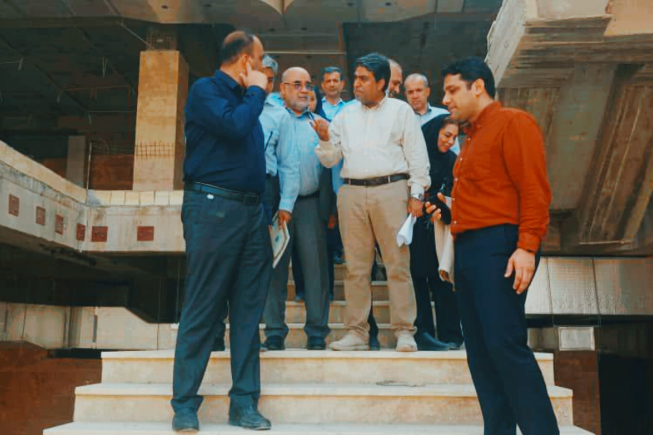 تکمیل کتابخانه مرکزی بندرعباس باید در اولویت باشد