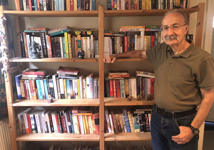 بهترین راه شناخت لذت و پیچیدگی جهان، خواندن رمان است بهترین راه شناخت لذت و پیچیدگی جهان، خواندن رمان است