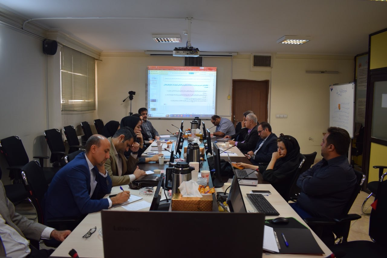 کتاب «CAF؛ چهارچوبی برای تعالی شرکتهای دولتی و عمومی» رونمایی شد