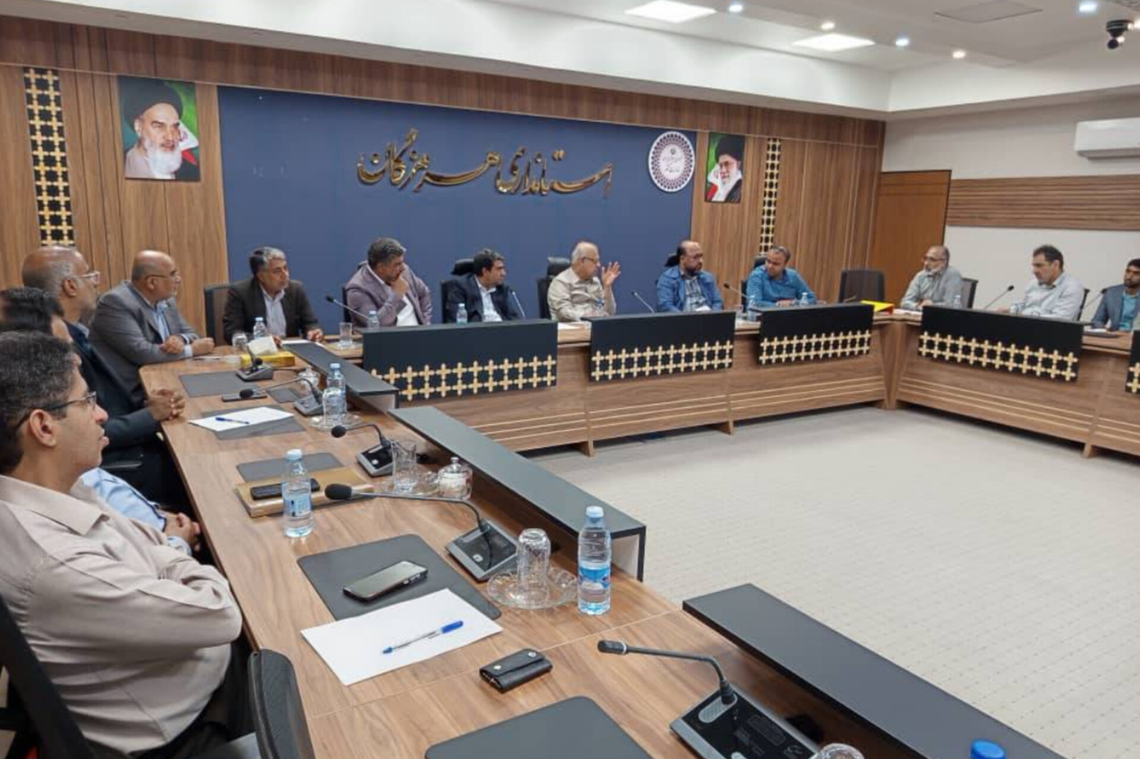 مانعی برای تکمیل کتابخانه مرکزی بندرعباس وجود ندارد/ یک سال بیشتر فرصت ندارید!