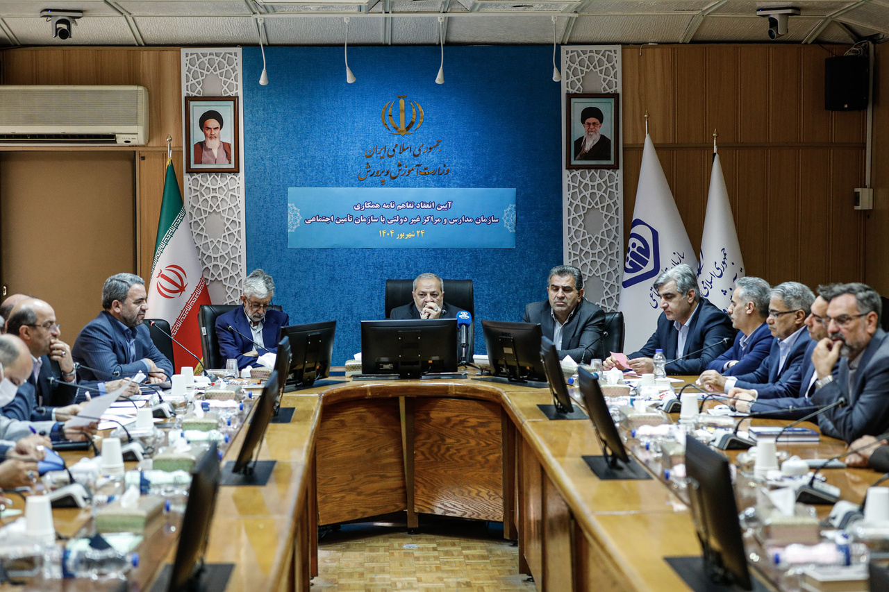 دستور وزیر آموزش و پرورش در استفاده از کاغذ  چوب و کاغذ مازندران برای کتاب‌های درسی