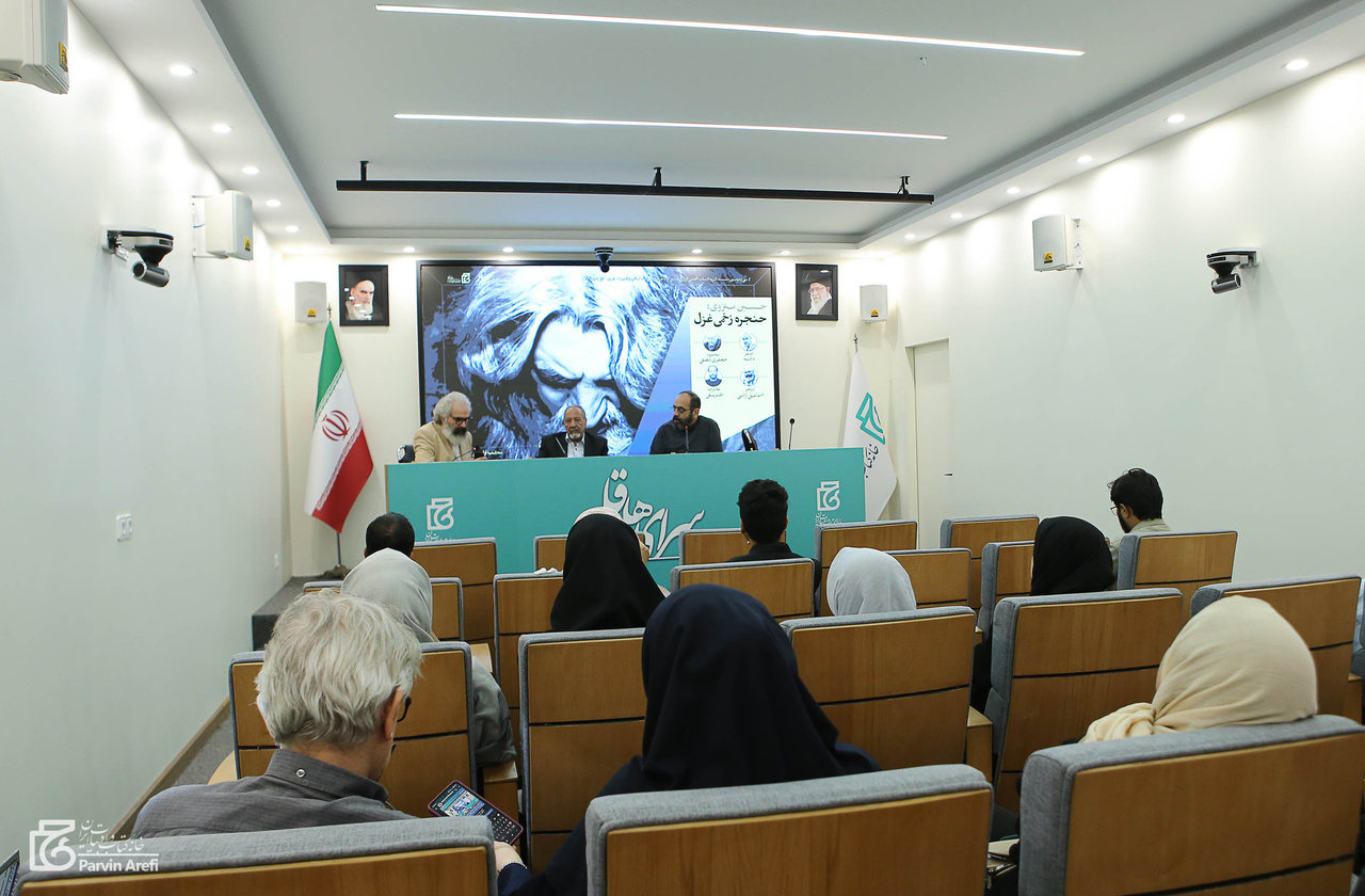 حسین منزوی و معاصرتی که از دل تاریخ برآمد