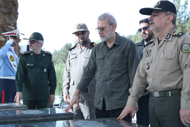 بازدید دبیر شورای عالی امنیت ملی از باغ موزه دفاع مقدس