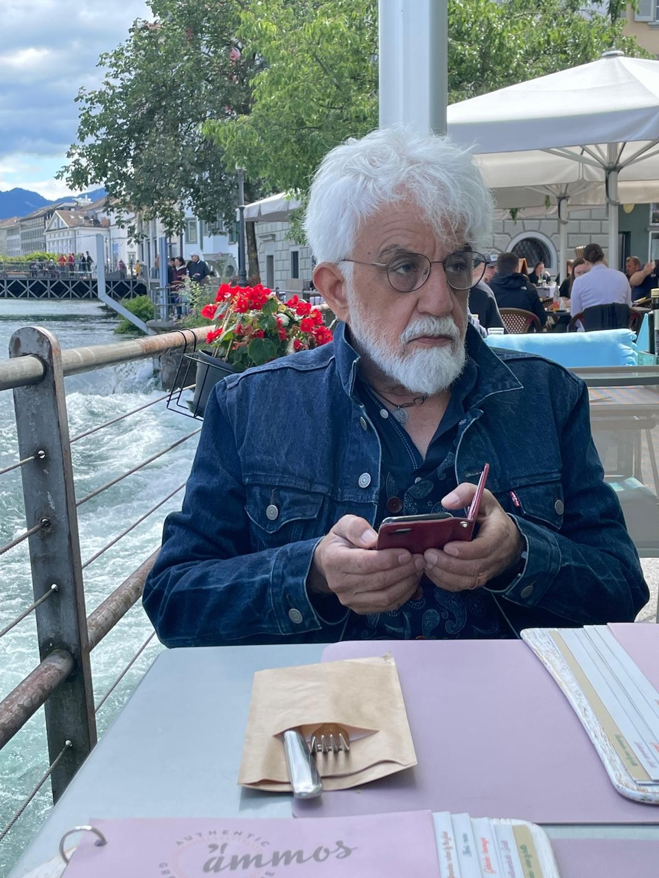 راپورت‌نویسی با یک جفت گیوه