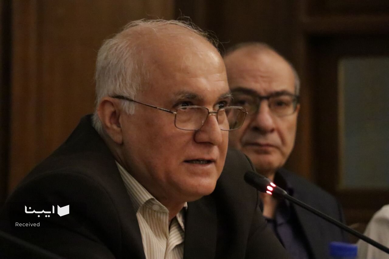 جای خالی نظریه در زبان‌شناسی تاریخی