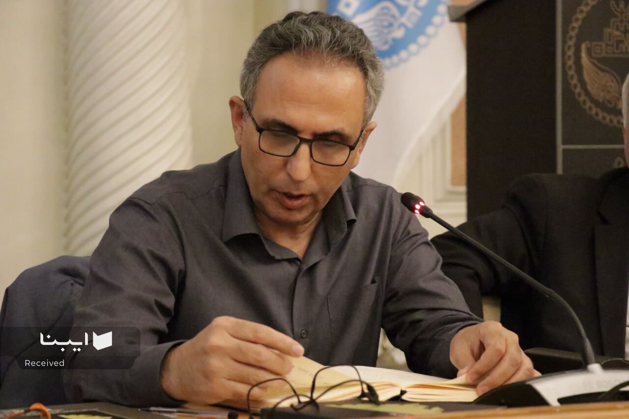 جای خالی نظریه در زبان‌شناسی تاریخی