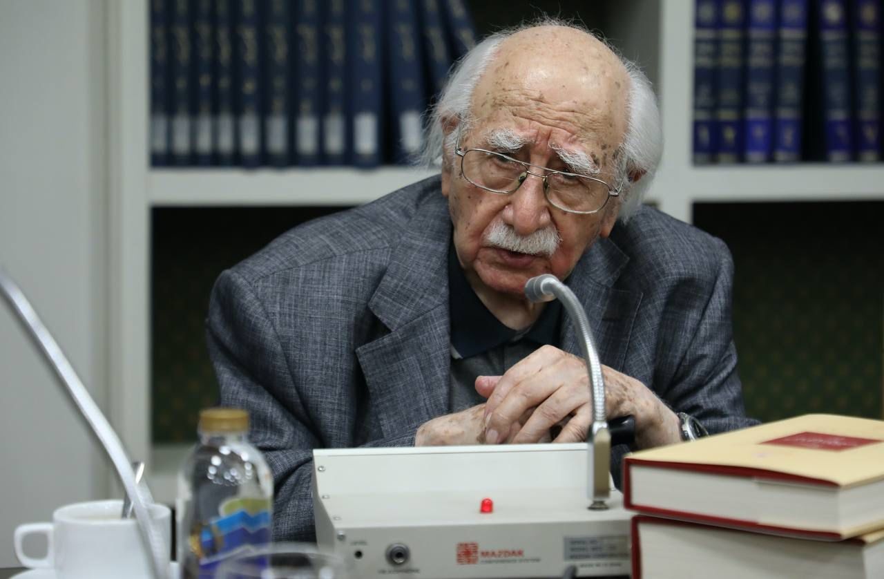 باید تاریخ و فرهنگ خود را دوباره بنویسیم