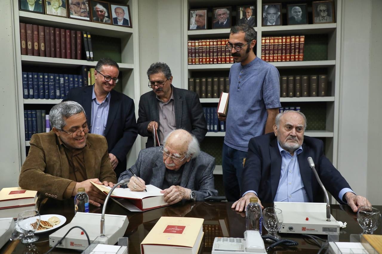 باید تاریخ و فرهنگ خود را دوباره بنویسیم