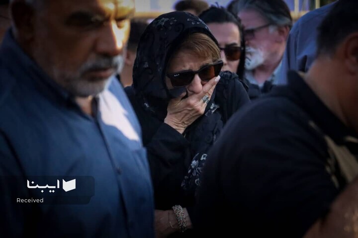 مراسم خاکسپاری احمد پژمان