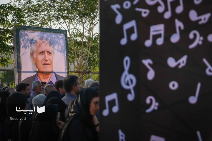 مراسم خاکسپاری احمد پژمان در لار برگزار شد