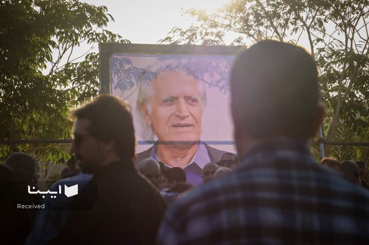 مراسم خاکسپاری احمد پژمان