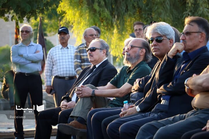 مراسم خاکسپاری احمد پژمان