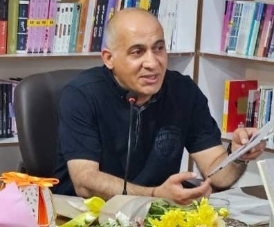 چشم‌هایی آویخته در جهان سوررئال