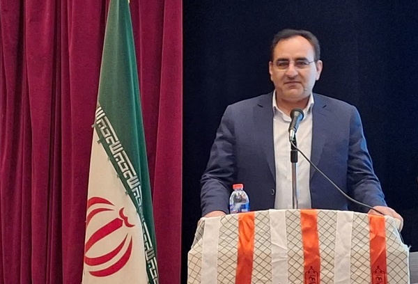 کتاب «انوار ایثار» در آبدانان رونمایی شد