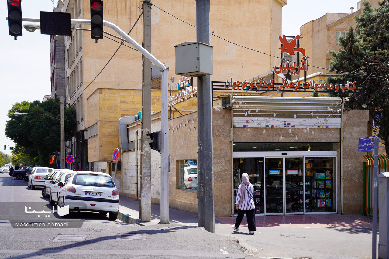 جادوی شیشه‌ای؛ ویترین‌هایی که کتاب را زنده می‌کنند