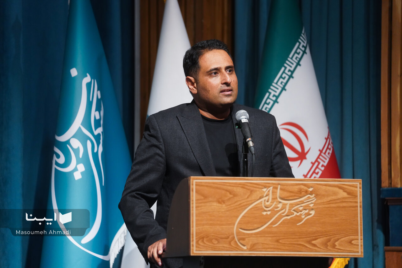 فراستخواه و «سیاست‌نامه» نانوشته ایرانیان / مقیمی: تا تنهایی کیهانی نیابیم هیچ اتفاقی نمی افتد