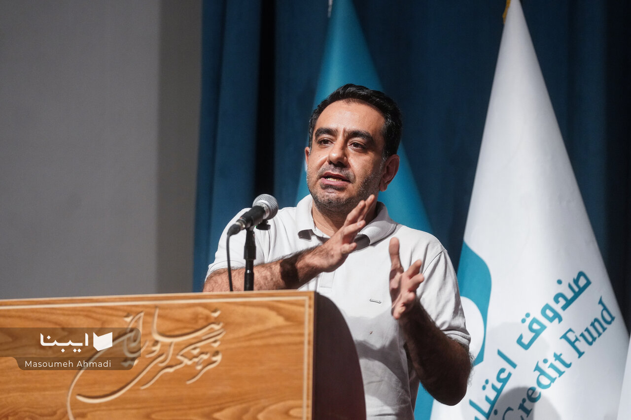فراستخواه و «سیاست‌نامه» نانوشته ایرانیان / مقیمی: تا تنهایی کیهانی نیابیم هیچ اتفاقی نمی افتد