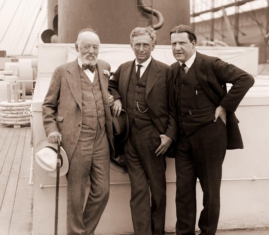 بر مبنای ترور