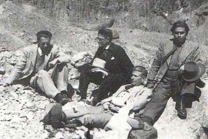 صادق هدایت و صادق چوبک در یک قاب