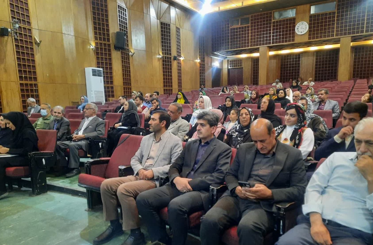 اختتامیه مسابقات استانی شعر در اراک برگزار شد