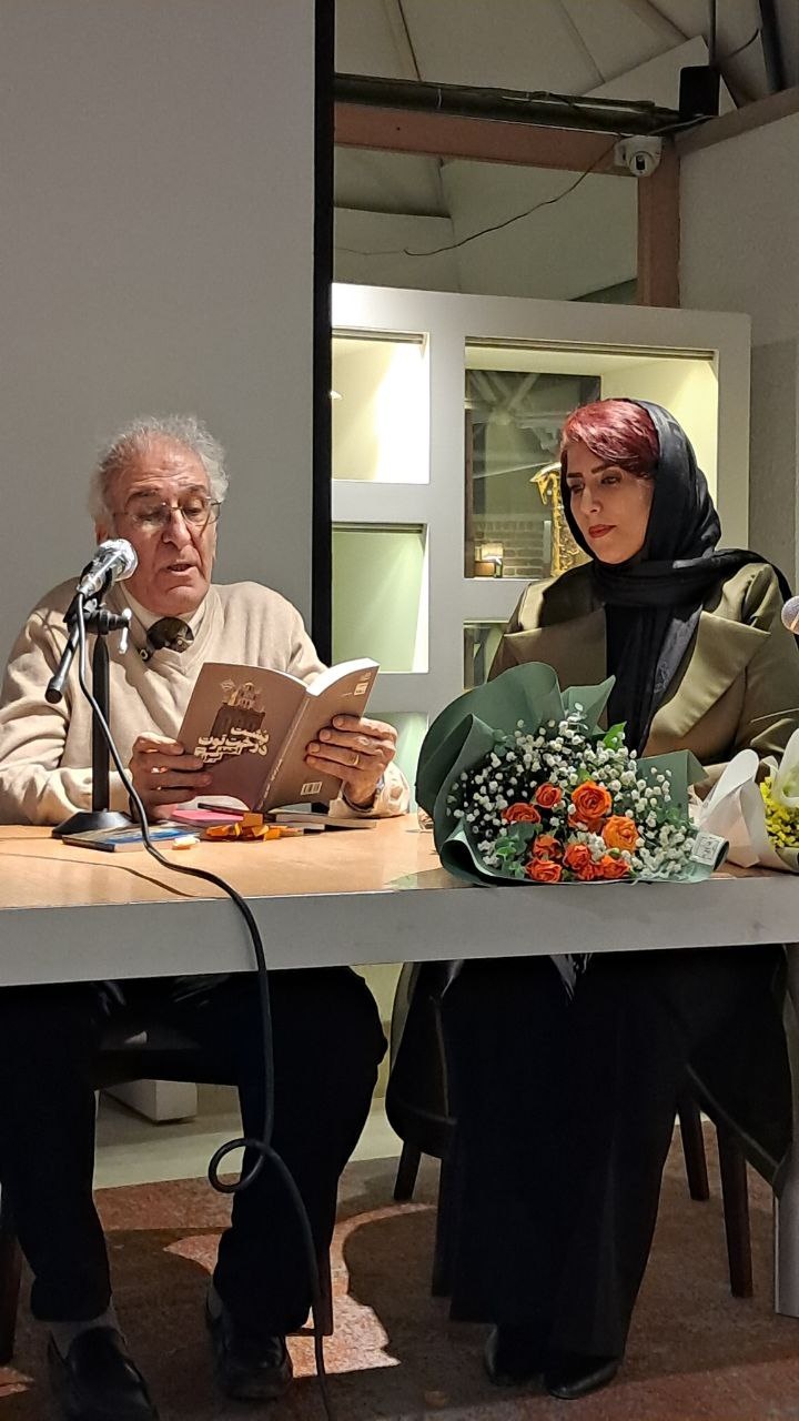 ترجمه باید به واژگان وفادار بماند؛ مترجم نمی‌تواند از اصل متن فاصله بگیرد