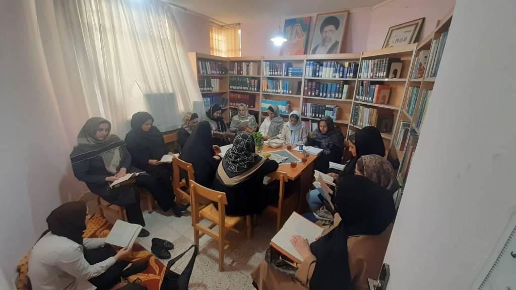 نمایشگاه کتاب در مهولات/ برگزاری «شب شعر و روایتگری» در خلیلآباد