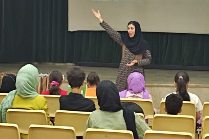 نشست «چگونه قصه بگوییم» در بندرعباس برگزار شد